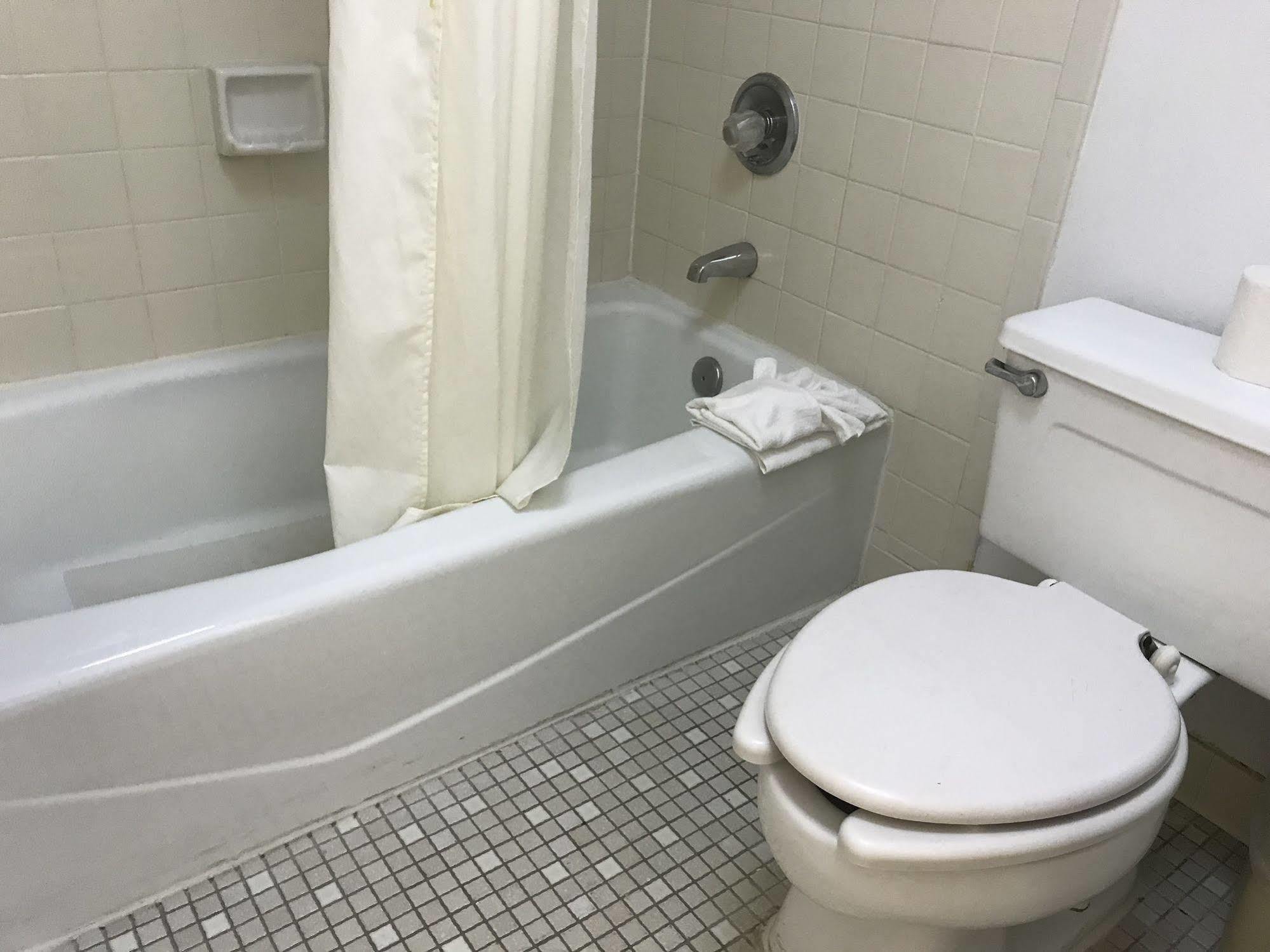 Seven Hills Suites I-10 تلاهاسي المظهر الخارجي الصورة